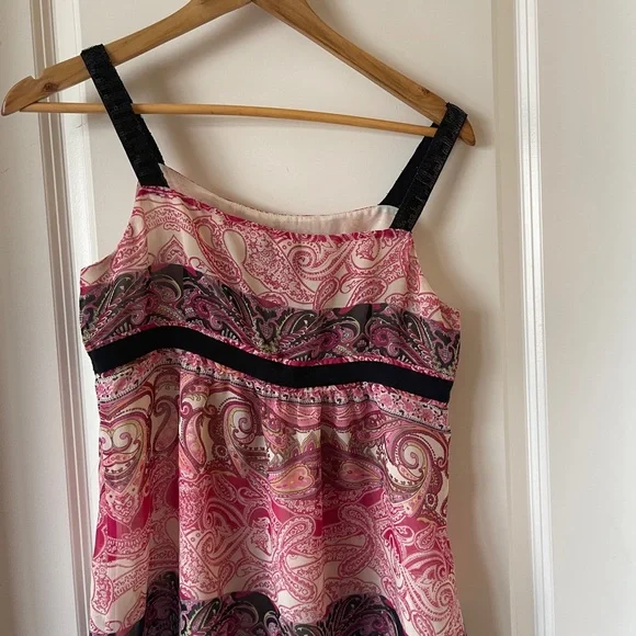 Beautiful top - Picture 5 of 5